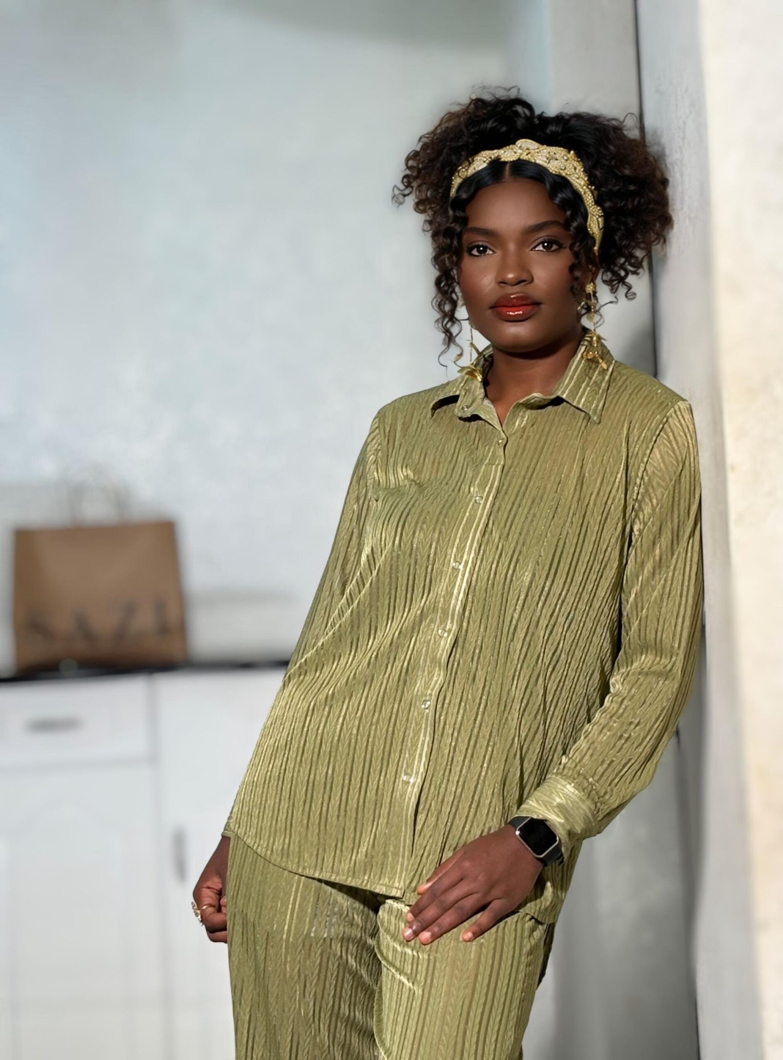 Elegant Olive Crinkle Co-Ord Set – Shirt & Wide-Leg Pants - Image 2