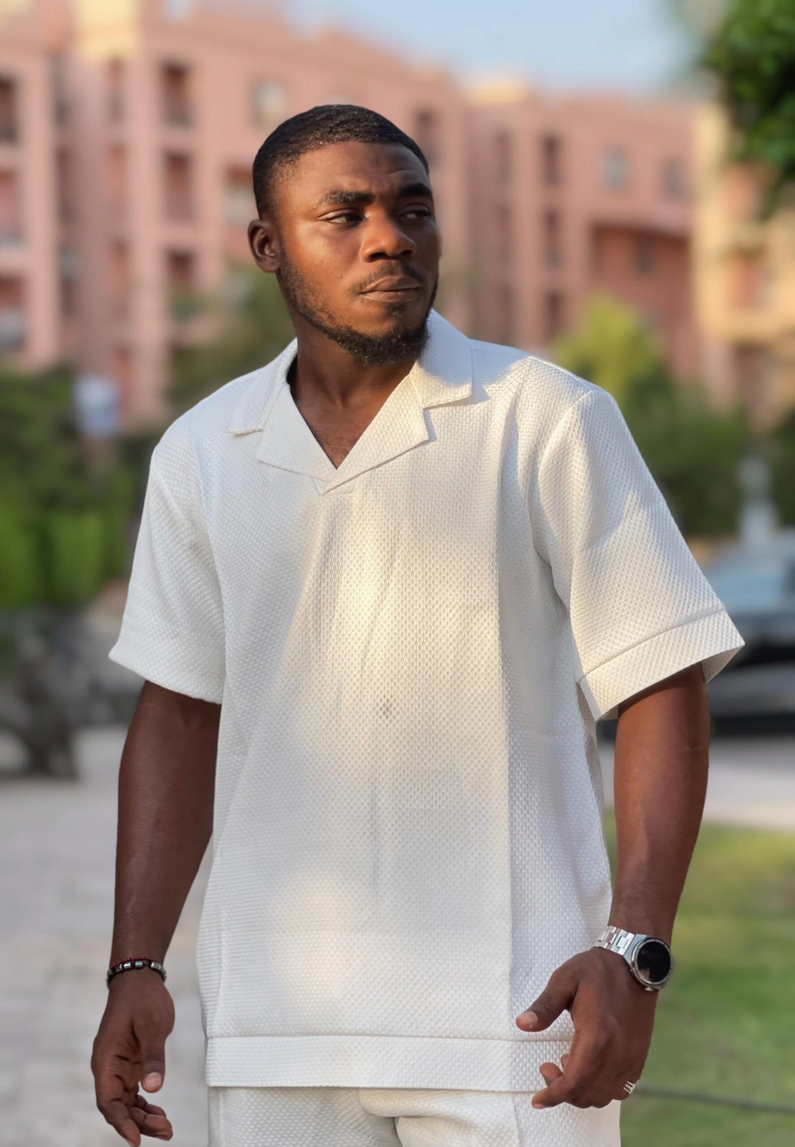 Men's Textured White 2-Piece Polo Set - Image 2